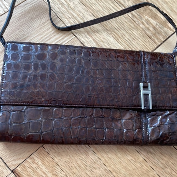 𝅺BCBG faux croc clutch - Picture 1 of 13